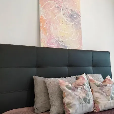 Apartament De Lux 90 Mp *